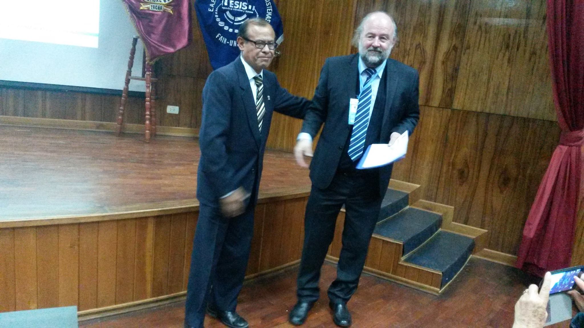 Reconocimiento a ponente